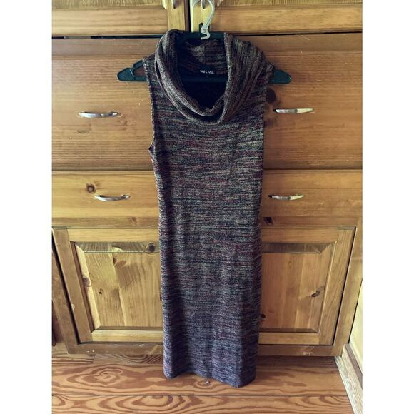 Dress    - Picture 2 of 3